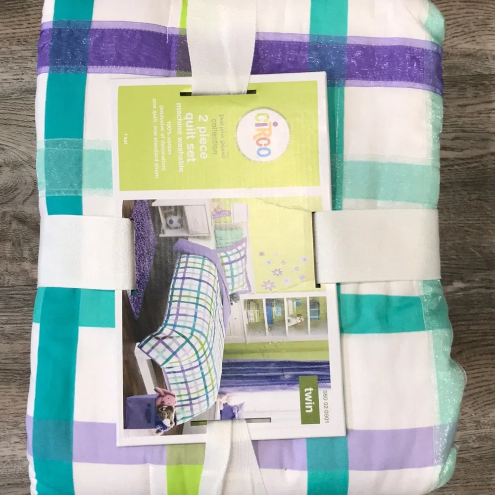 Brand New Circo Quilt Set 2 pc Twin Size Purple